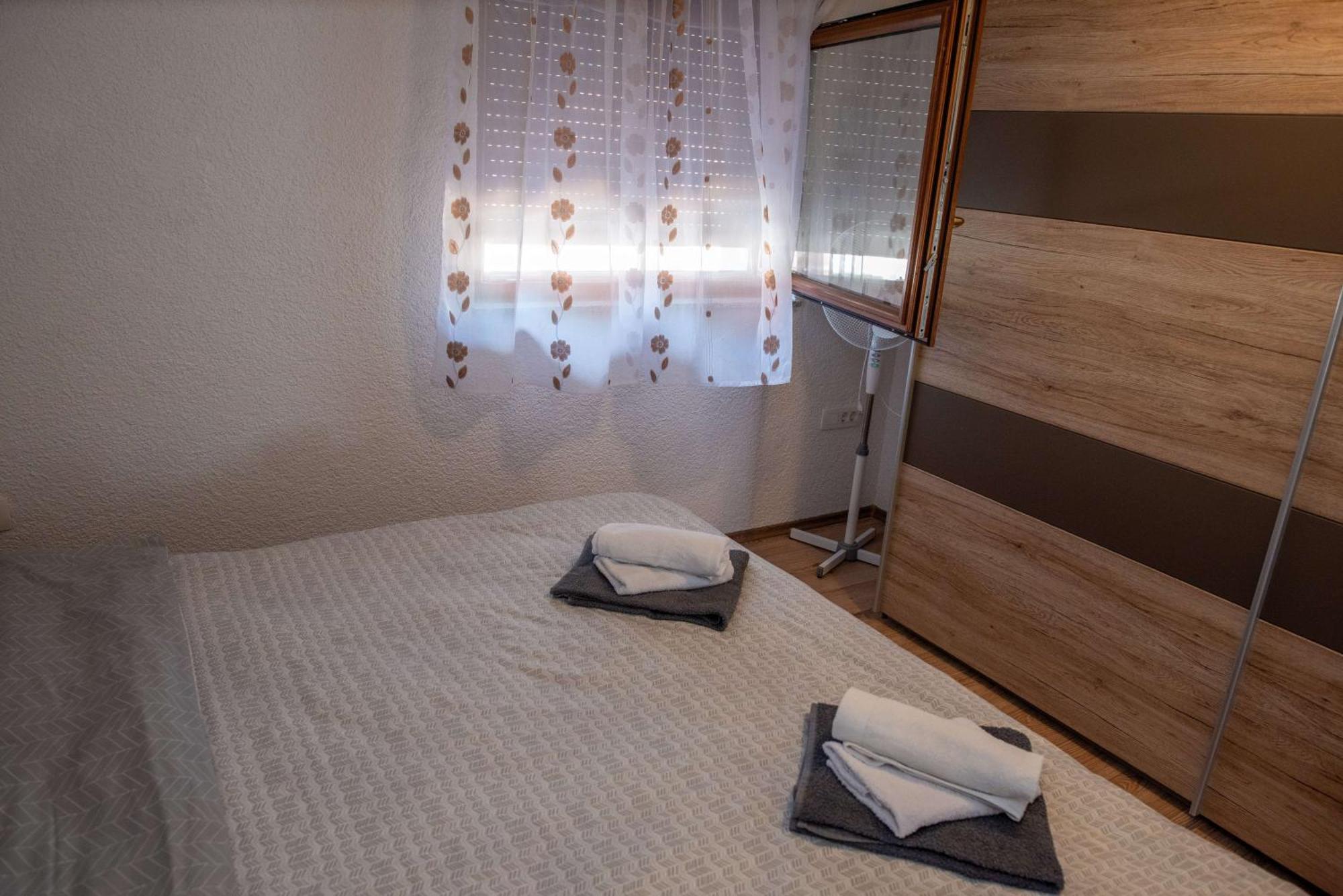 Villa Kuca Za Odmor Boki Gospić Exterior foto