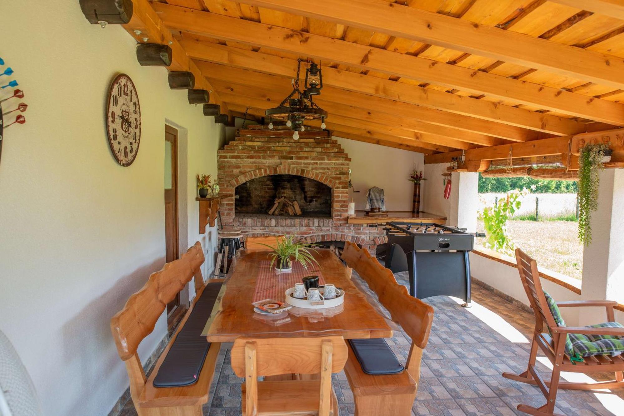 Villa Kuca Za Odmor Boki Gospić Exterior foto